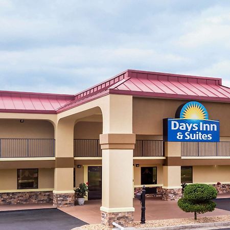 Days Inn & Suites By Wyndham Warner Robins Near Robins Afb Exterior photo