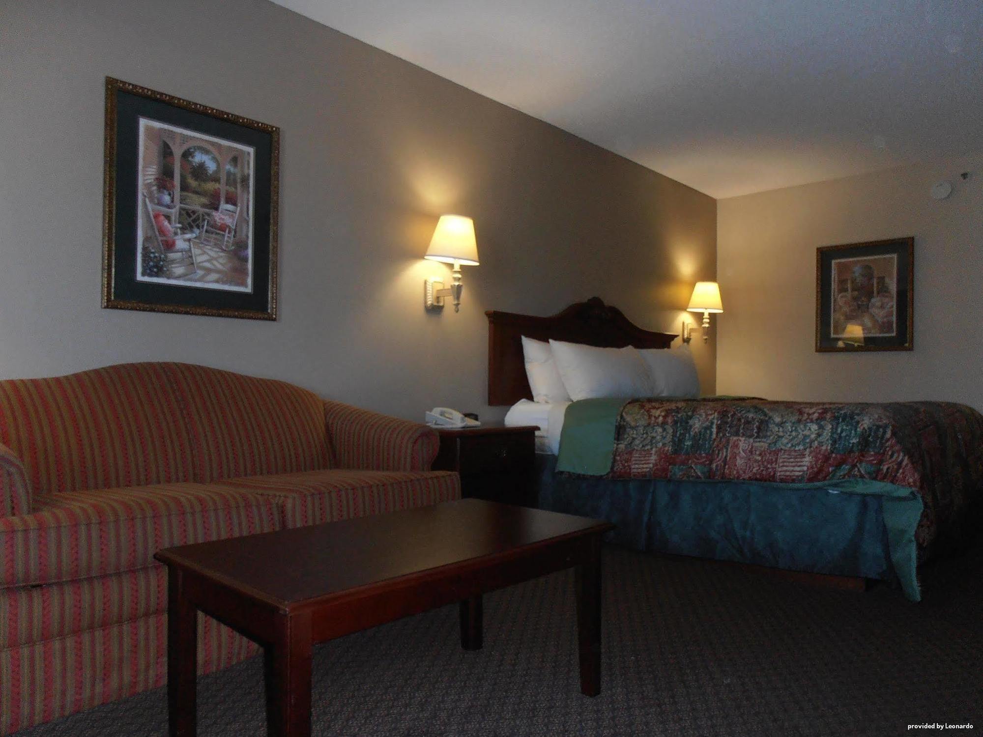 Days Inn & Suites By Wyndham Warner Robins Near Robins Afb Room photo