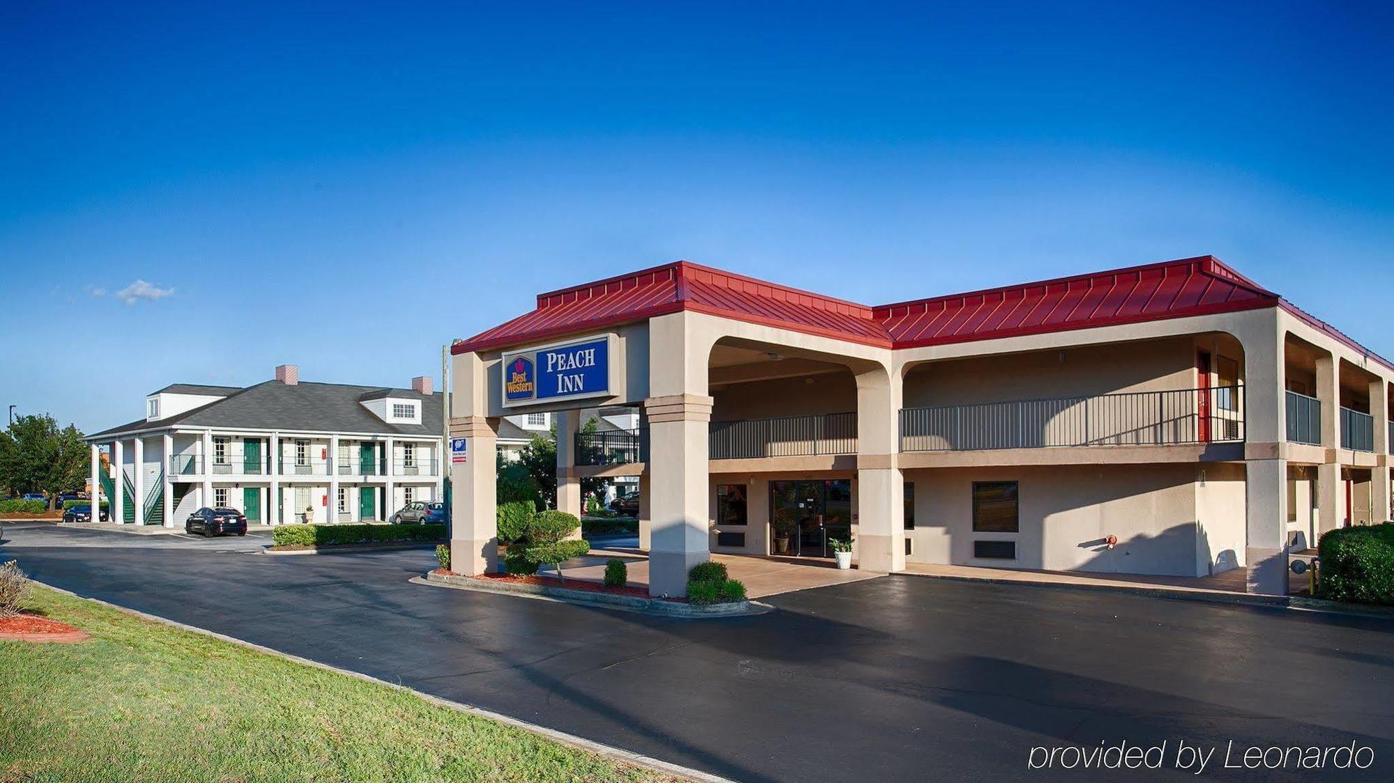 Days Inn & Suites By Wyndham Warner Robins Near Robins Afb Exterior photo